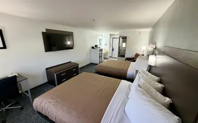 Photo 4 - Best Western Lubbock Inn