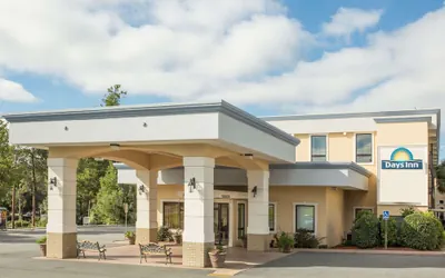 Photo 2 - Days Inn by Wyndham Valdosta/Near Valdosta Mall