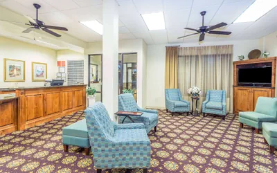 Photo 4 - Days Inn by Wyndham Valdosta/Near Valdosta Mall