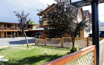 Photo 2 - Country Motor Inn
