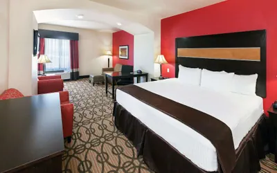 Photo 5 - La Quinta Inn & Suites by Wyndham Pearsall