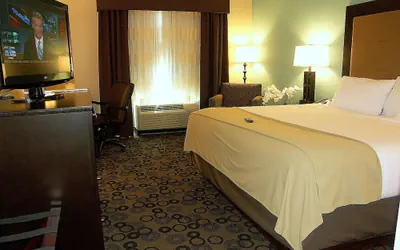 Photo 4 - Holiday Inn Express Cleveland Northwest by IHG