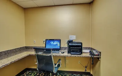 Photo 2 - Holiday Inn Express and Suites Wytheville by IHG