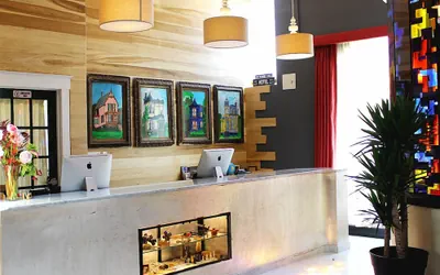 Photo 3 - The Box House Hotel
