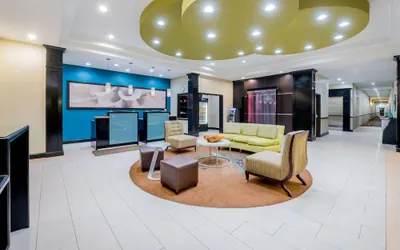 Photo 5 - La Quinta Inn & Suites by Wyndham Marshall