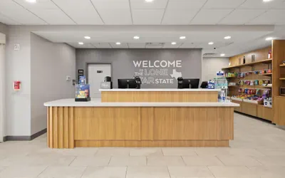 Photo 2 - Hampton Inn & Suites McAllen