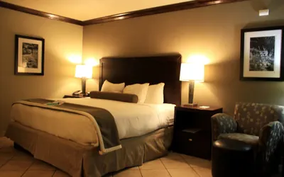 Photo 5 - Best Western Plus Raton Hotel