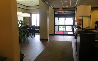 Photo 2 - Hampton Inn La Grange