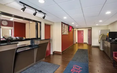 Photo 4 - Red Roof Inn Allentown South