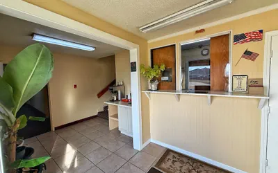 Photo 3 - Laketree Inn And Suites Marion