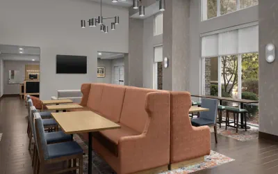 Photo 3 - Hampton Inn & Suites Huntersville