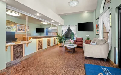 Photo 5 - Howard Johnson by Wyndham Pasadena