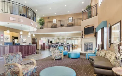 Photo 4 - Comfort Suites Topeka Northwest
