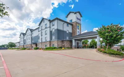 Photo 2 - Spark by Hilton Longview