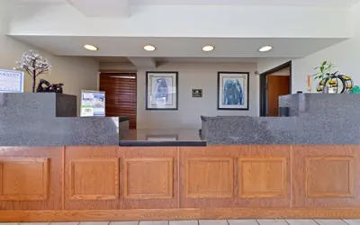 Photo 2 - Executive Plus Inn & Suites