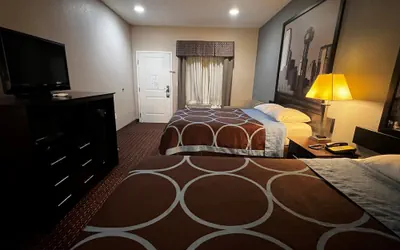 Photo 2 - Super 8 by Wyndham Center