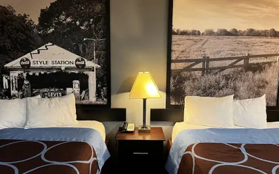 Photo 5 - Super 8 by Wyndham Center