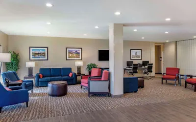 Photo 5 - Comfort Suites Helena Airport