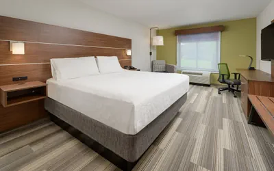 Photo 5 - Holiday Inn Express Hotel & Suites Tullahoma by IHG