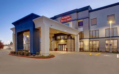 Photo 2 - Hampton Inn & Suites Borger