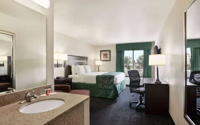 Photo 5 - Travelodge by Wyndham McAlester