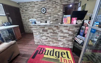 Photo 4 - Budget Inn