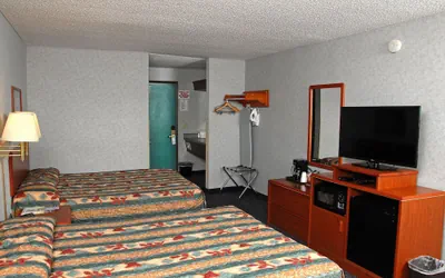 Photo 5 - Redmond Inn