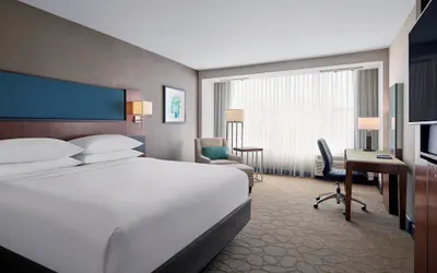 Photo 4 - Delta Hotels by Marriott Milwaukee Northwest