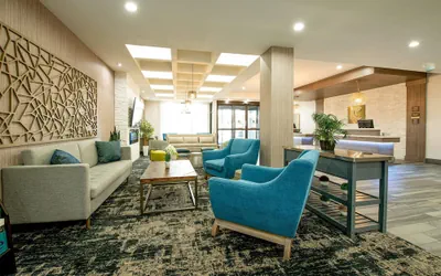 Photo 4 - Comfort Suites Oil Center
