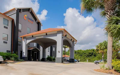 Photo 2 - Comfort Suites Oil Center