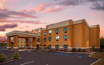 Photo 2 - Comfort Suites Lewisburg near University