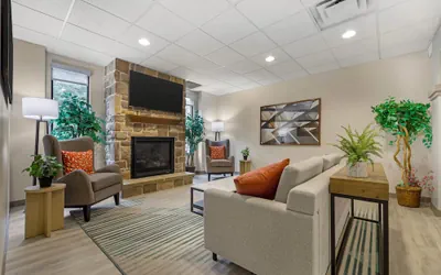 Photo 4 - Comfort Suites Lewisburg near University