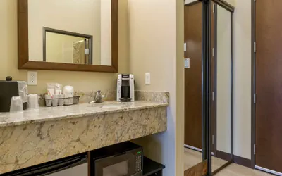 Photo 5 - Best Western Plus Lacey Inn & Suites