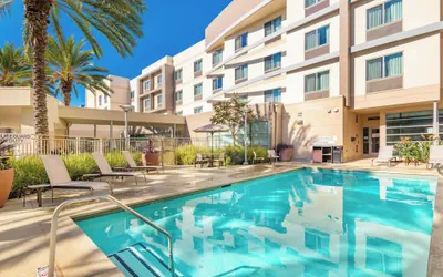 Photo 2 - Courtyard by Marriott Santa Ana Orange County