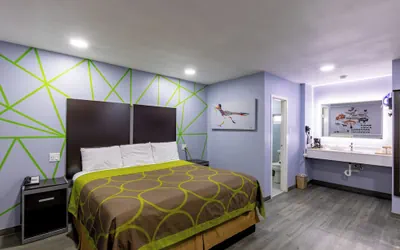 Photo 3 - Executive Inn