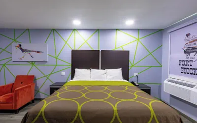 Photo 4 - Executive Inn