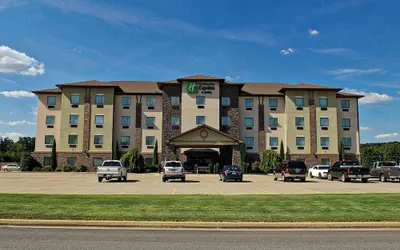 Photo 2 - Holiday Inn Express Heber Springs by IHG