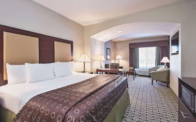 Photo 4 - La Quinta Inn & Suites by Wyndham Lancaster
