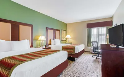 Photo 5 - La Quinta Inn & Suites by Wyndham Lancaster
