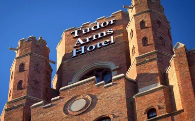 Photo 2 - The Tudor Arms Hotel Cleveland - a DoubleTree by Hilton
