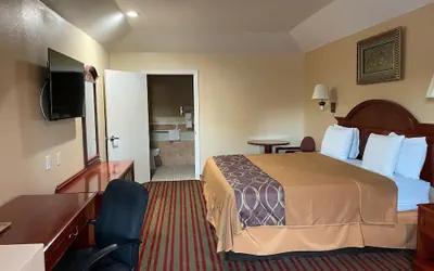 Photo 5 - Executive Inn And Suites