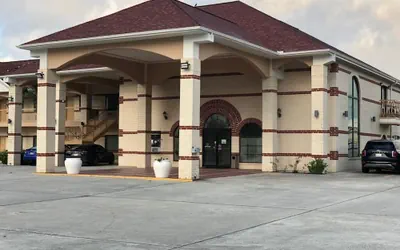 Photo 2 - Executive Inn And Suites