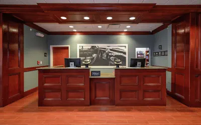 Photo 2 - Hampton Inn & Suites Detroit/Chesterfield Township