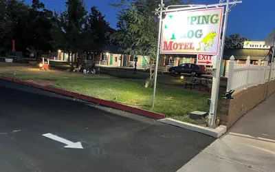 Photo 2 - Jumping Frog Motel
