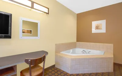Photo 5 - Microtel Inn & Suites by Wyndham Harrisonburg