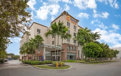 Photo 2 - Comfort Suites Miami Airport North