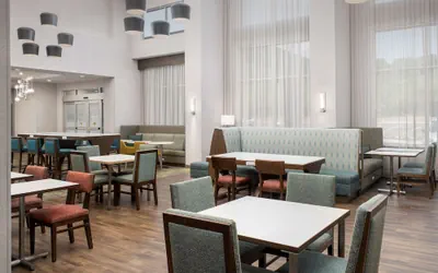 Photo 4 - Hampton Inn & Suites Lexington Columbia