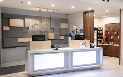 Photo 3 - Holiday Inn Express & Suites Ft Myers Beach-Sanibel Gateway by IHG