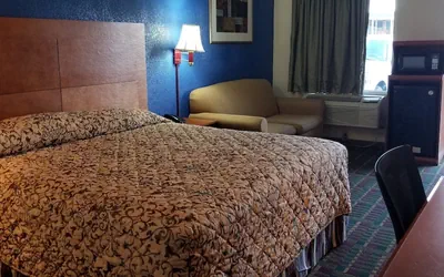 Photo 2 - Executive Inn