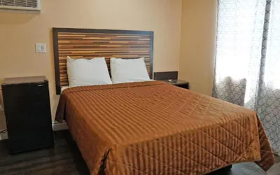 Photo 4 - Holly Crest Hotel - Los Angeles, LAX Airport